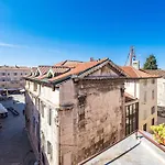 Capitolina - Center شقة