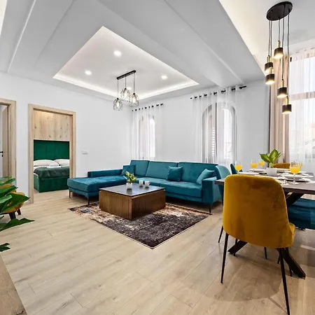Capitolina - Center Apartment *
